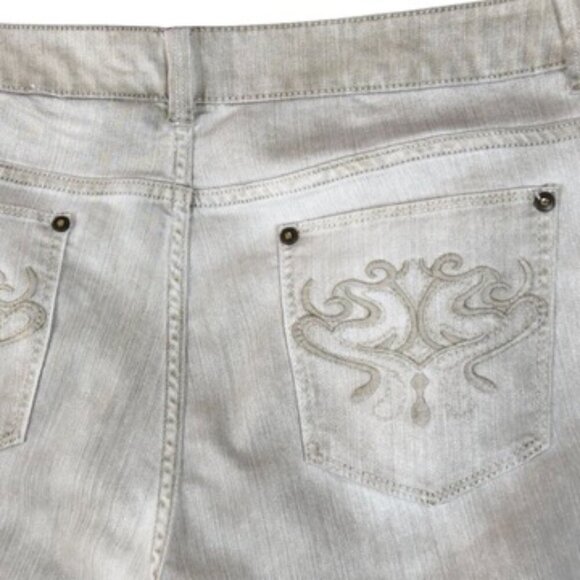 Chico’s Platinum Jeans 2.5 Straight Light Wash Y2K Western Embossed Pockets - Picture 4 of 9
